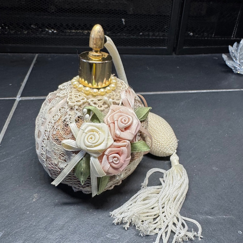 Vintage Style Lace Ribbon Rose Perfume Atomizer Bottle Gold Tone Tassel Pump